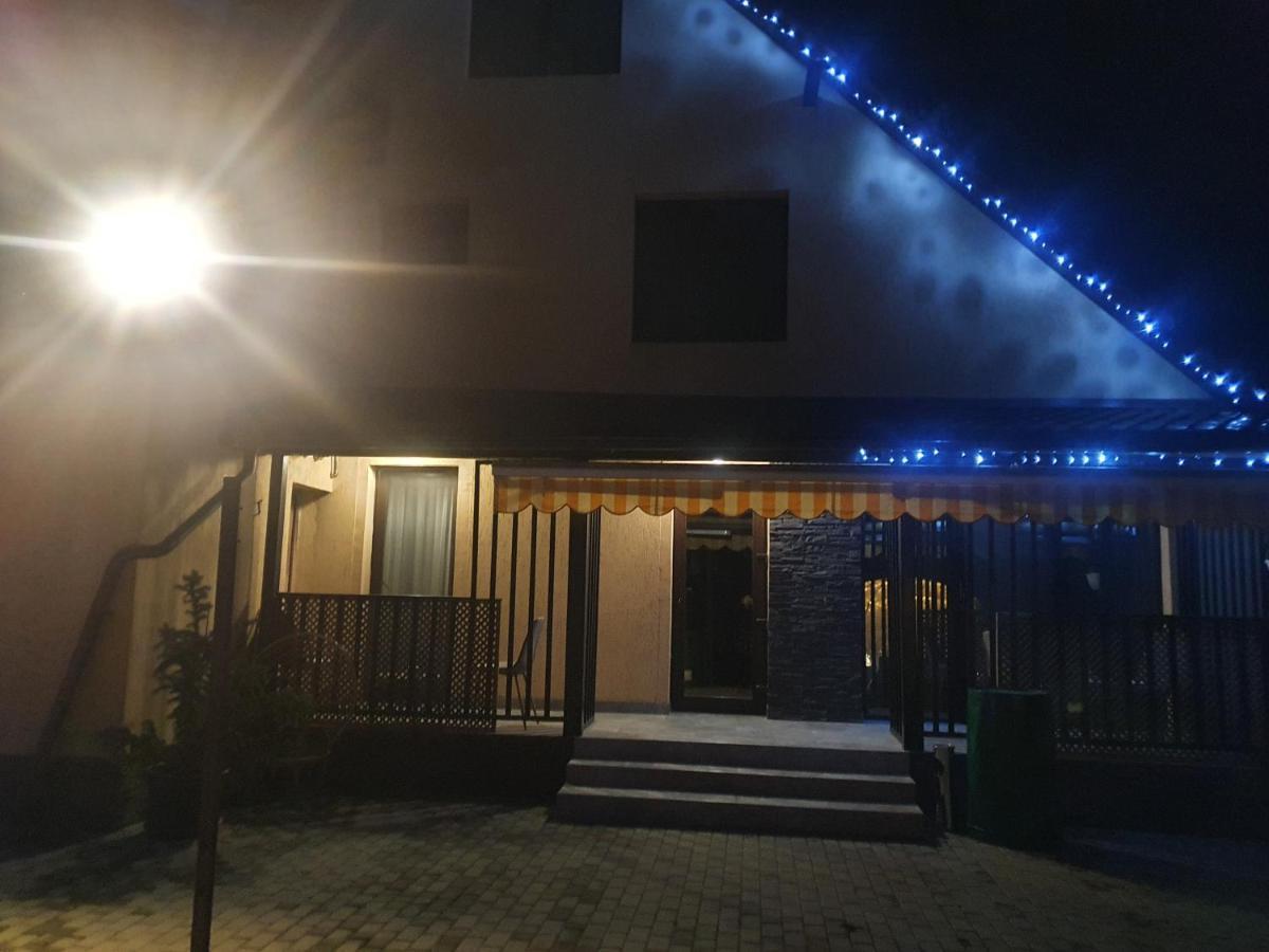 Pensiunea Relax Curtea de Argeş Zewnętrze zdjęcie
